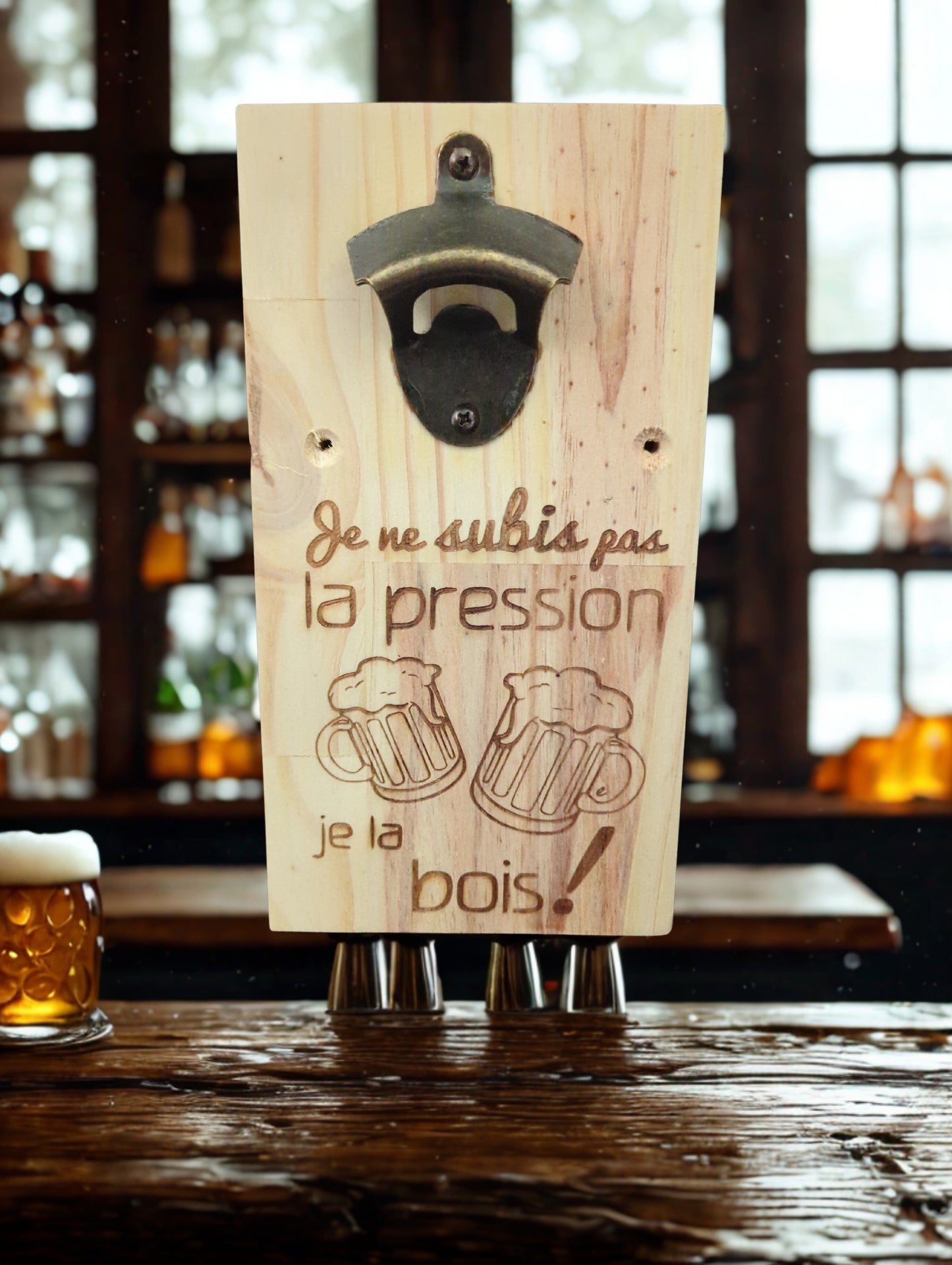 Décapsuleur Mural en Bois Verni avec Aimant – Modèle Standard ou Personnalisable